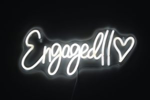 Lichtbordje ''Engaged''